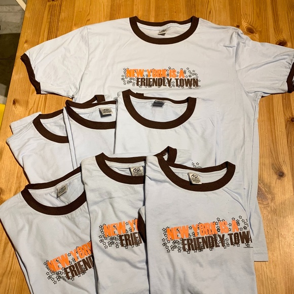 NEW YORK IS A FRIENDLY  TOWN T-SHIRTS set of 7( 3 x Large, 4 x XLarge) - Picture 1 of 6